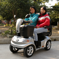 scooter per mobilità compatto con due sedili per corporatura alta o due persone